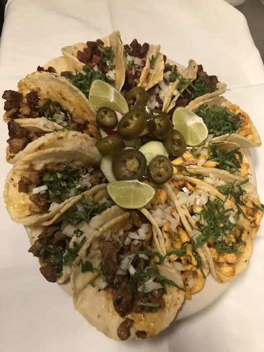 El Paraiso Restaurant & lounge Picture 8