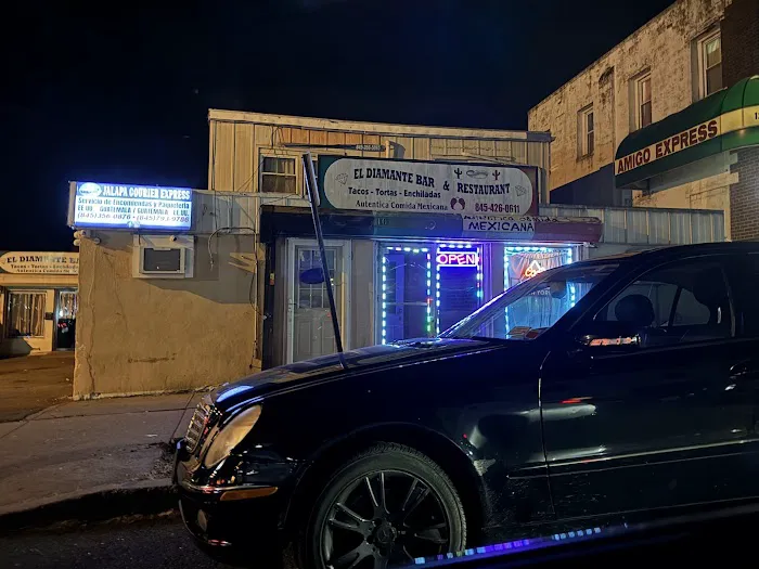 El Diamante Bar & Restaurant Picture 4