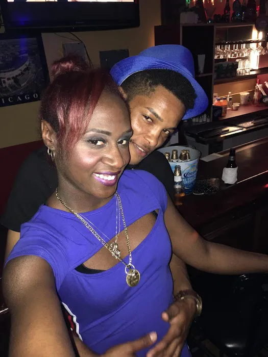 El Diamante Bar & Restaurant Picture 2