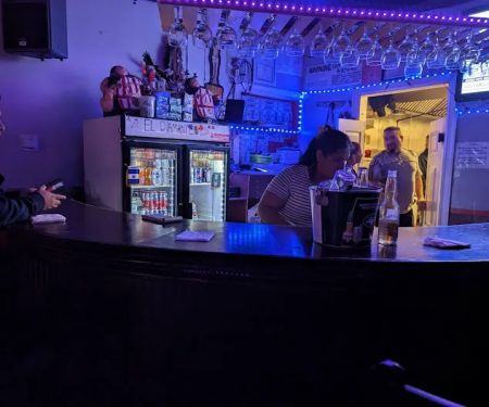 El Diamante Bar & Restaurant