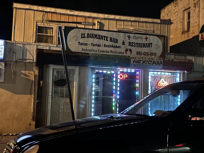 El Diamante Bar & Restaurant Picture 3