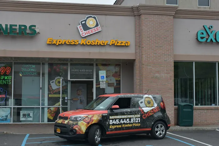 Say Cheese Express Kosher Pizza Picture 6