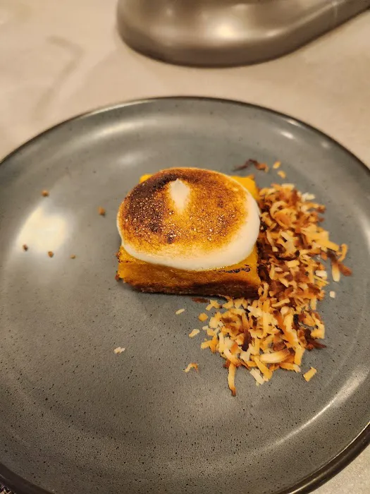 Hudson Table Stamford Picture 4