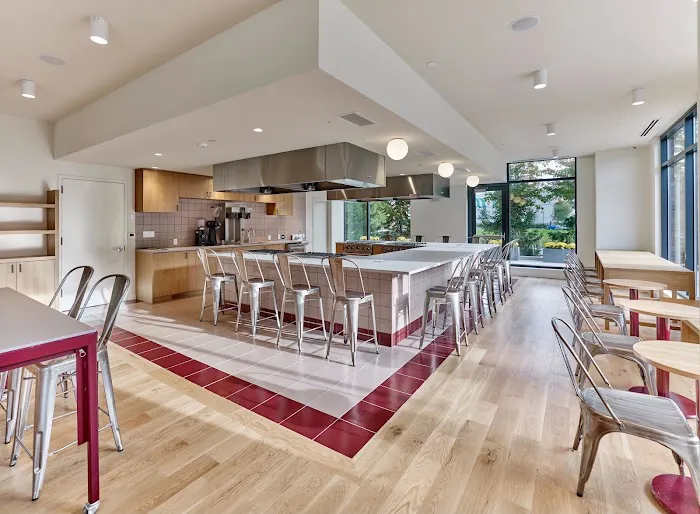 Hudson Table Stamford Picture 6