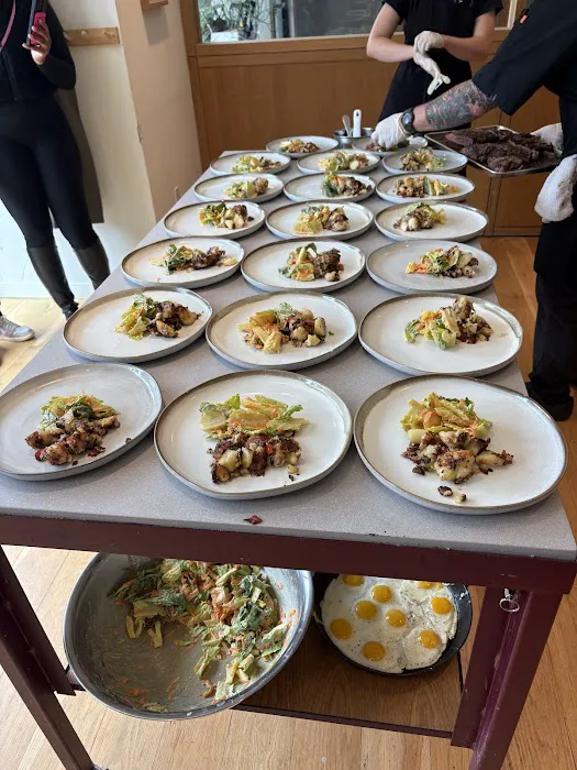 Hudson Table Stamford Picture 9