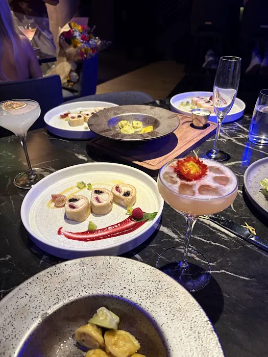 RIZZ Lounge & Grill Picture 10