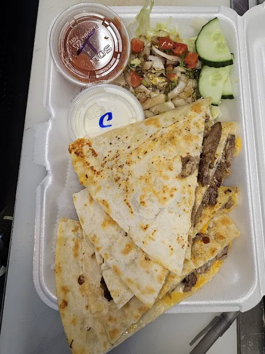 MUNDO'S FOOD TRUCK Picture 1