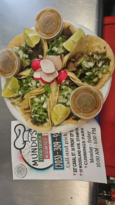 MUNDO'S FOOD TRUCK Picture 3