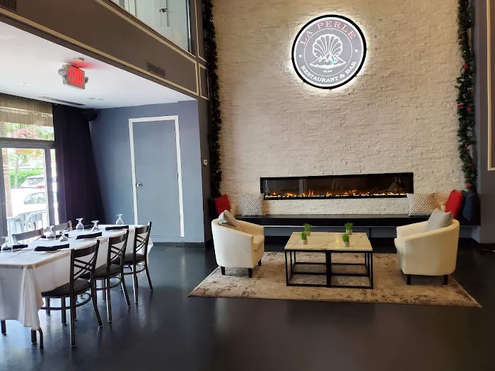 La Perle Restaurant & Bar Picture 4