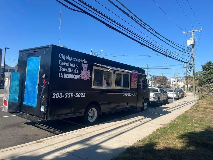 Food truck chicharroneria y carnitas la Bendición Picture 8