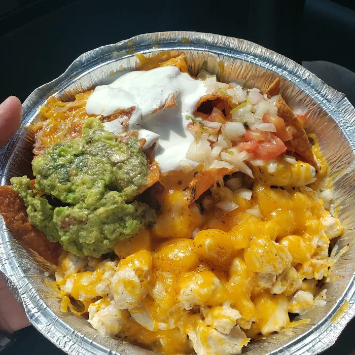 Daniel's Food Truck Picture 6