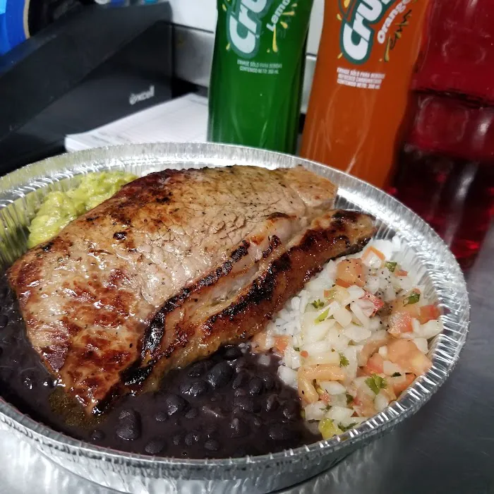 Daniel's Food Truck Picture 8