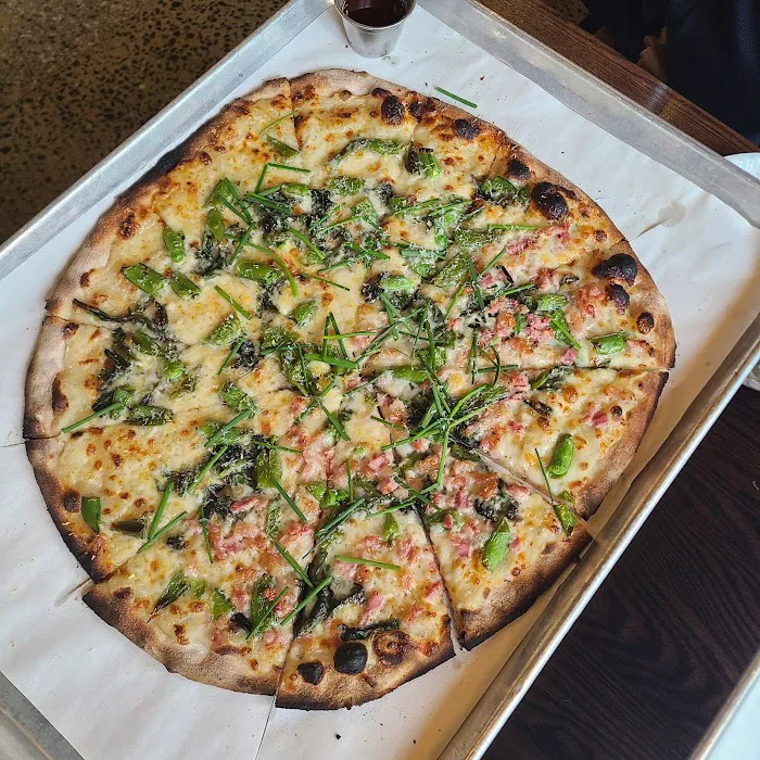 Sally's Apizza Picture 5