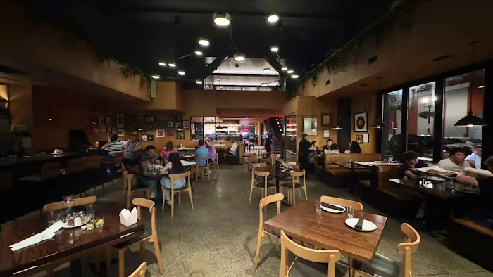 Sally's Apizza Picture 4