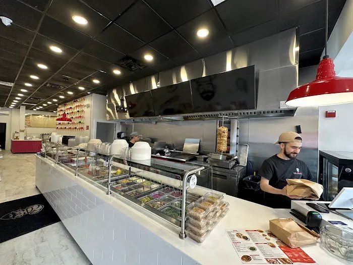 MR. FALAFEL & GELATO (Greenwich, CT) Picture 4