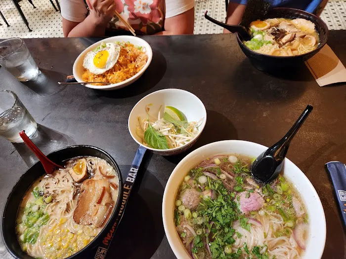 Mẹcha Noodle Bar Picture 1