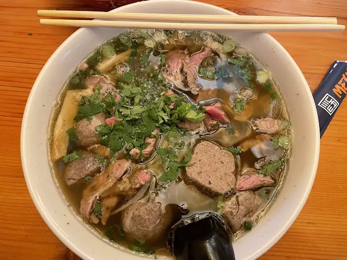 Mẹcha Noodle Bar Picture 5