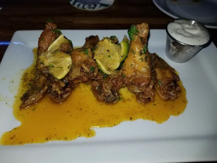 Alex lounge III bar and grill Picture 4