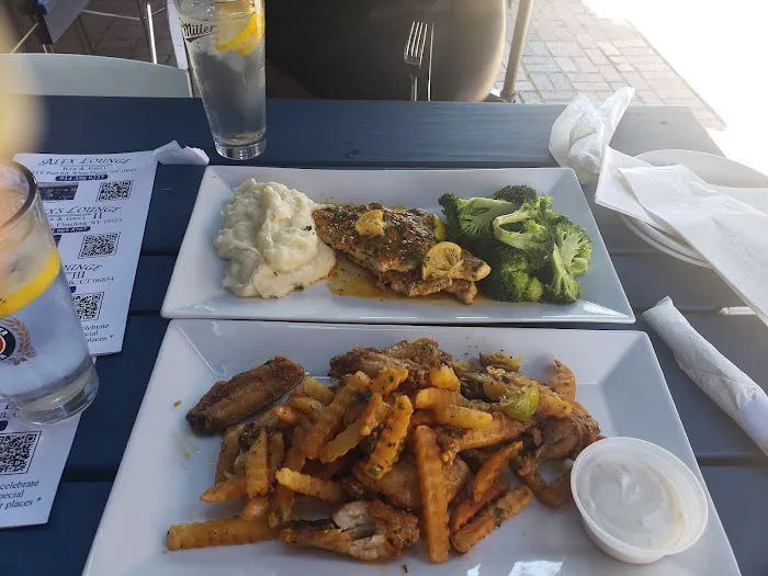 Alex lounge III bar and grill Picture 8