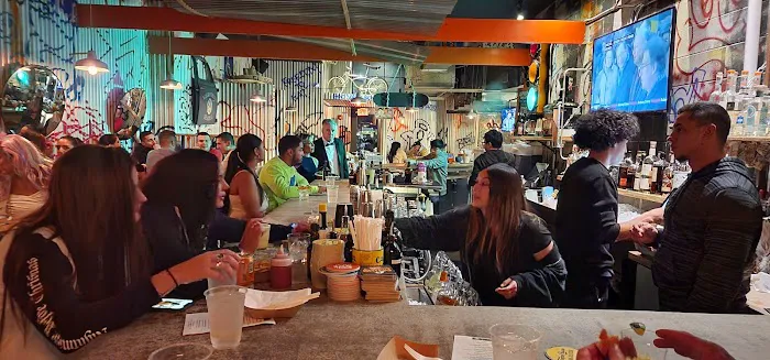 Alex lounge III bar and grill Picture 6