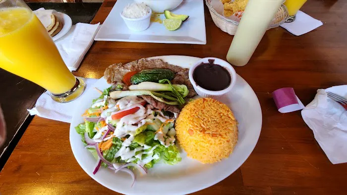 El Rancho Restaurant & Bar Picture 1