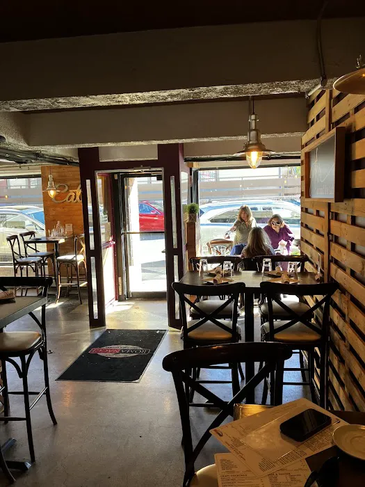 Romanacci Westport Train Station Picture 10