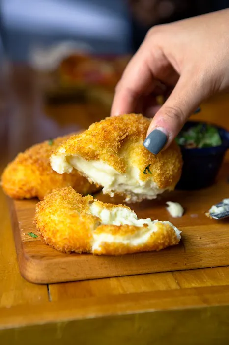 Romanacci Westport Train Station Picture 7