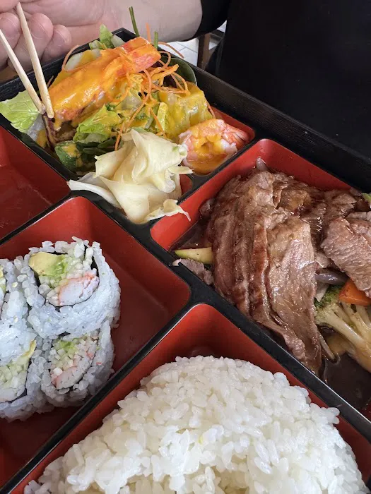 YAMAFUJI SUSHI Picture 6