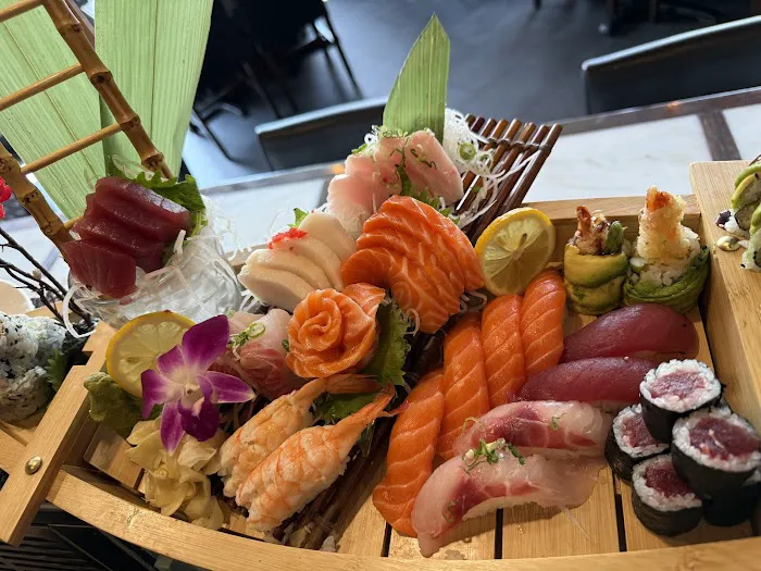 YAMAFUJI SUSHI Picture 7