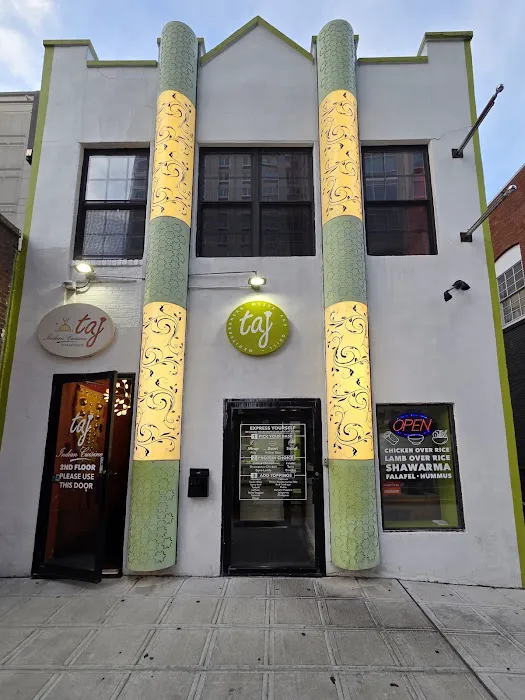 Taj Stamford Picture 9