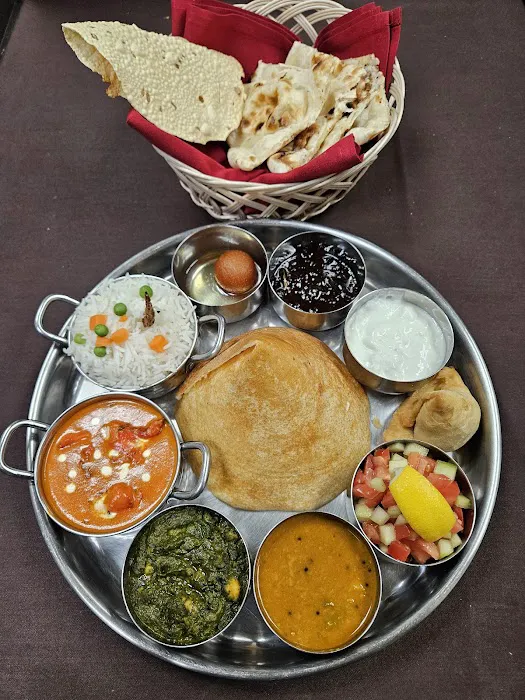 Taj Stamford Picture 8