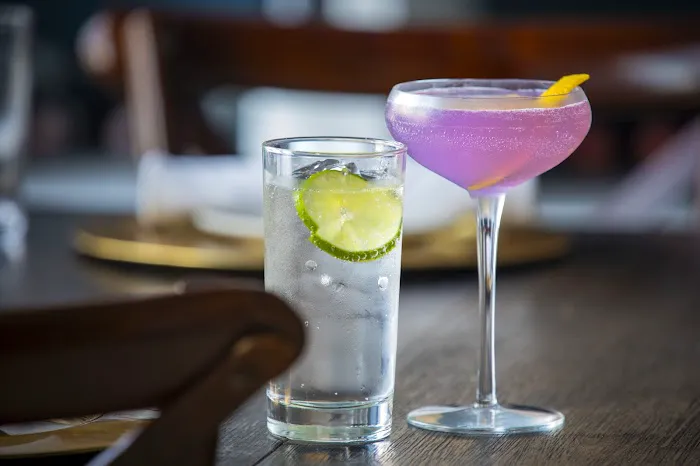 Divina Modern Italian Picture 3