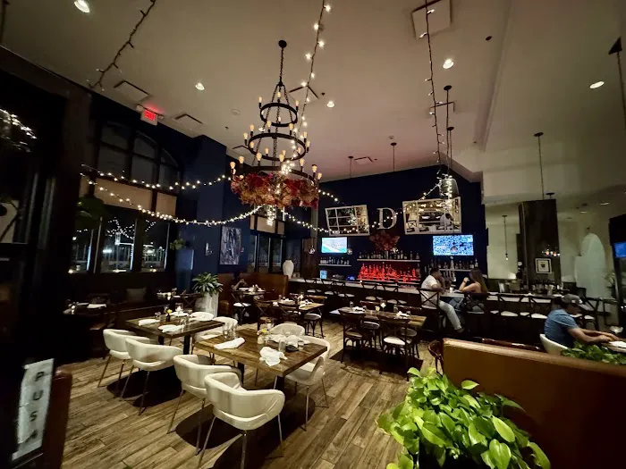 Divina Modern Italian Picture 9