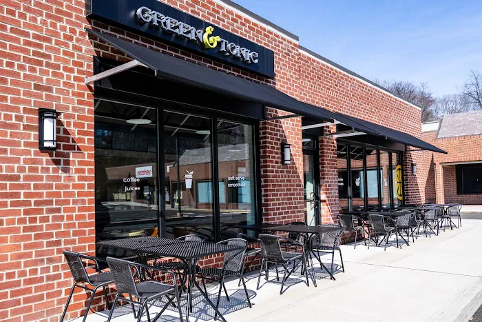 Green & Tonic Picture 10