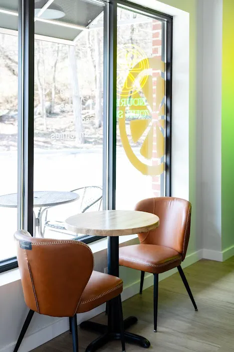 Green & Tonic Picture 3