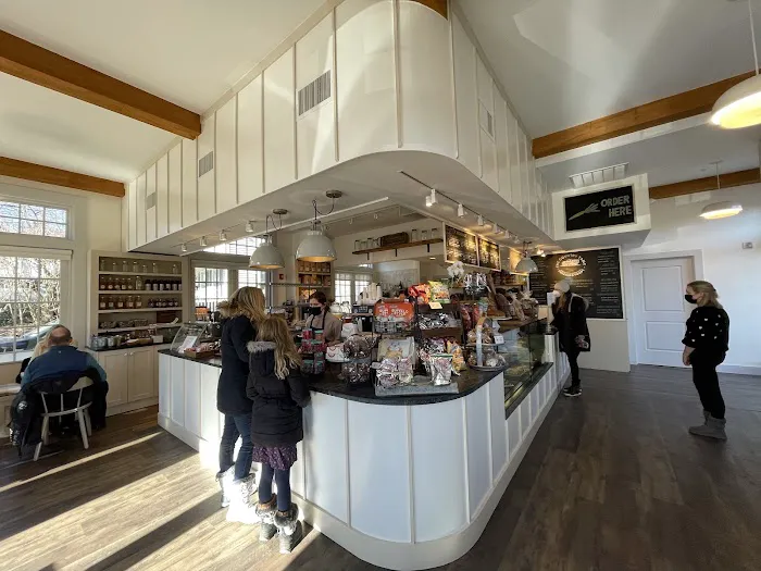 The Country Table Picture 1