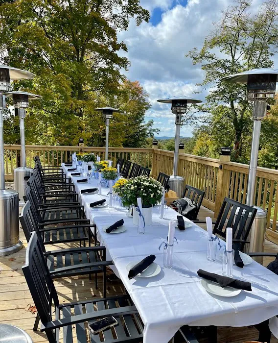 Woods Tavern Bar And Grill Picture 7