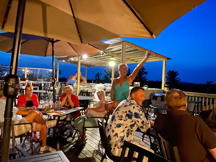 Woods Tavern Bar And Grill Picture 8