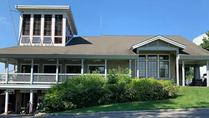 Woods Tavern Bar And Grill Picture 9