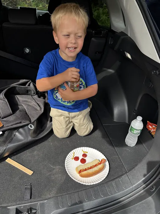 Charchael's Hot Dog Oasis Picture 5