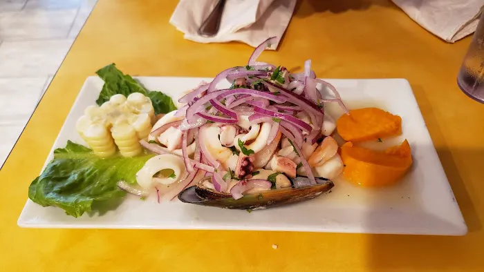 La Gladys Restaurant III Picture 8