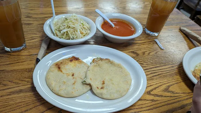 El Rey Salvadoreño Restaurant Picture 8