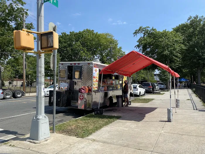 Red Hook Food Vendors Marketplace Picture 5