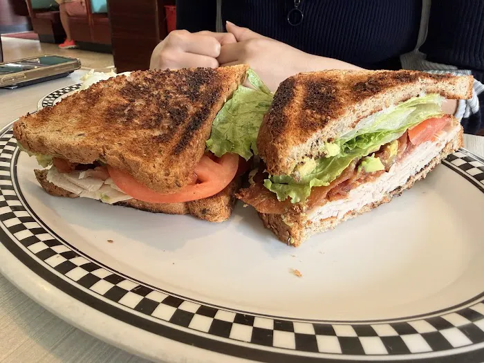 Darien Diner Picture 5