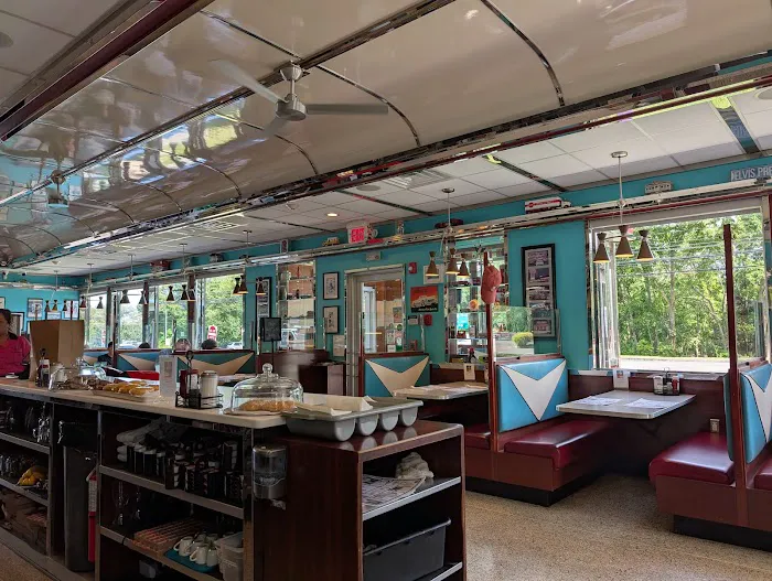 Darien Diner Picture 1