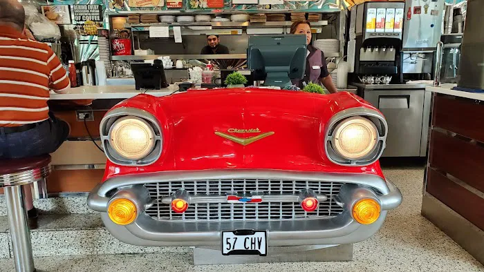 Darien Diner Picture 6