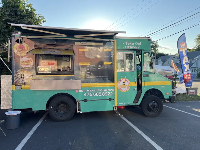 Mama Sandras Pupuseria LLC Picture 9