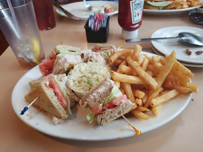 Sergio's Pizza & Restaurant Picture 4