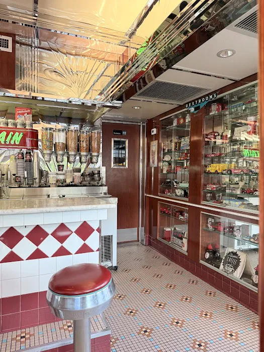 Post Road Diner Picture 6