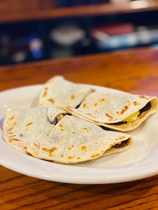 La Fuente Restaurant & Tikal Bakery Picture 4